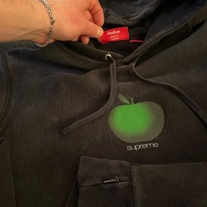 Vintage Supreme hoodie - Apple Logo